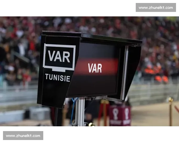 以VAR回放判定为核心的足球裁判技术应用与争议研究机制分析